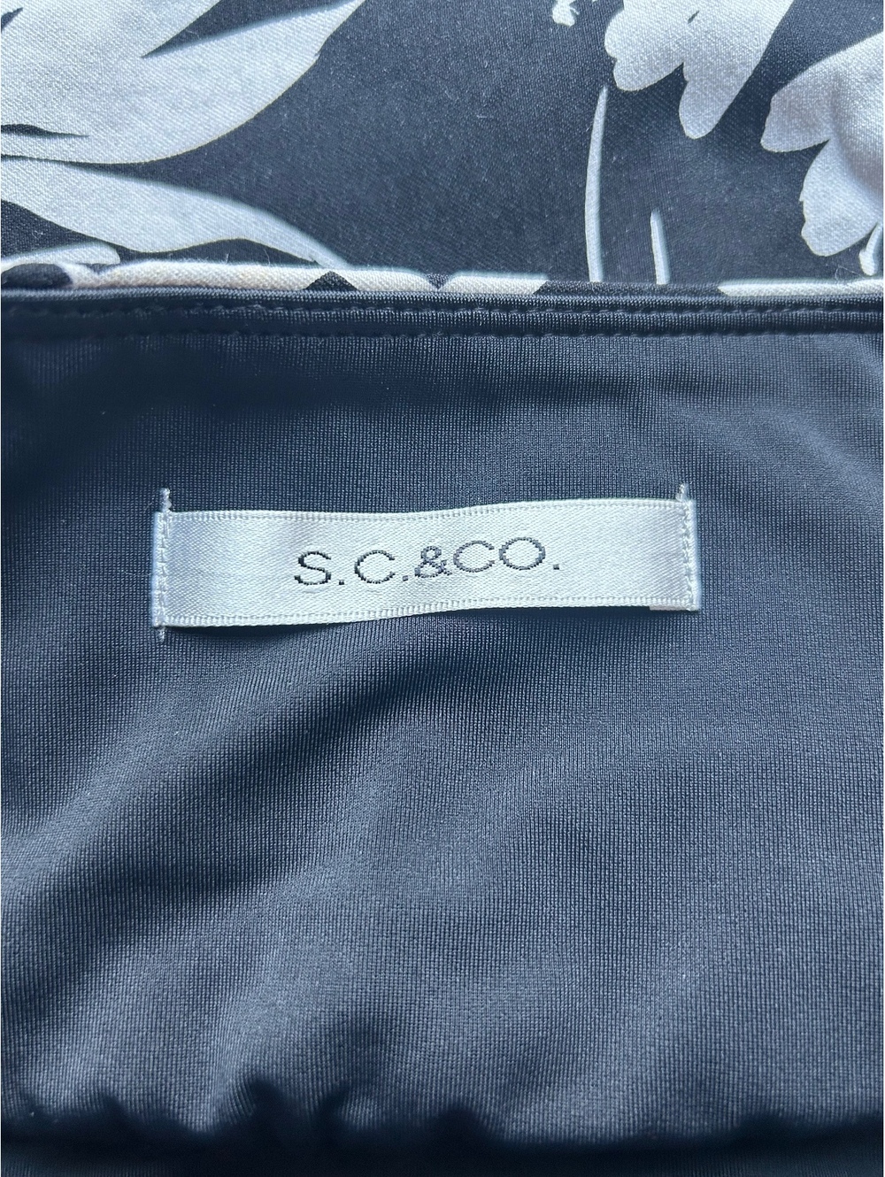 S.C. & CO. Womens Black White Floral Print Tummy Control Skort Medium Activewear - Picture 4 of 9